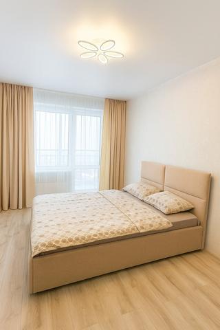 1-комнатная квартира, 42 м² — посуточно в Оби