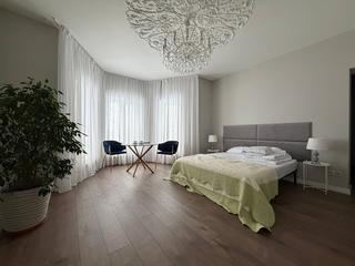 4-комнатная квартира, 300 м² — посуточно в Санкт-Петербурге