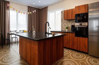 5-комнатная квартира, 180 м² — посуточно в Новосибирске