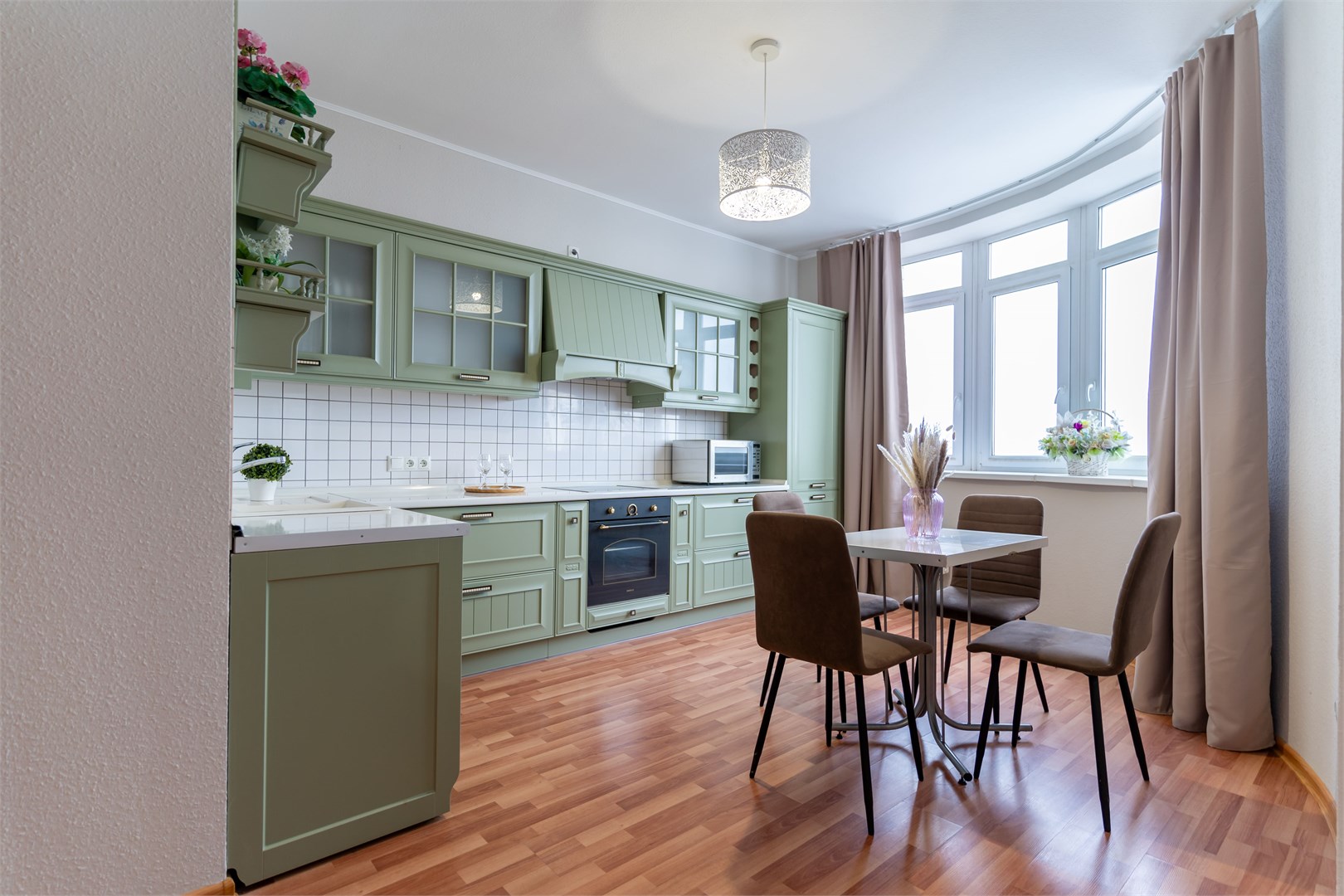 2-комнатная квартира, 65 м² — посуточно в Екатеринбурге